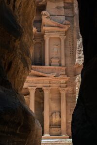 canyon, landmark, petra, jordan, architecture, desert, culture, nature, stone, archaeology, history, unesco heritage, famous, treasury, tourism, civilization, historic, al siq, nabateans, adventure